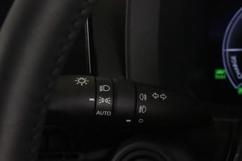 Toyota C-HR 2.0 VVT 13.6kWh Design CVT Euro 6 (s/s) 5dr