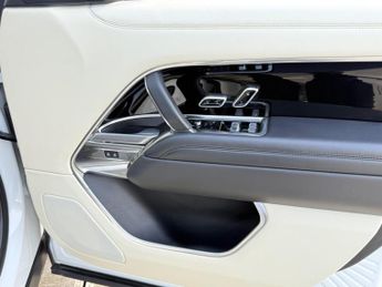 Land Rover Range Rover 3.0 D300 MHEV SE Auto 4WD Euro 6 (s/s) 5dr