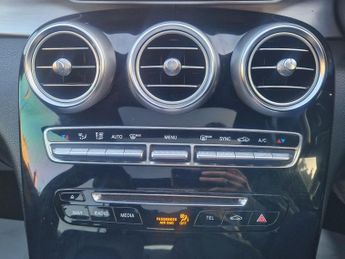 Mercedes-Benz C Class 2.1 C220 BlueTEC AMG Line (Premium) G-Tronic+ Euro 6 (s/s) 4dr
