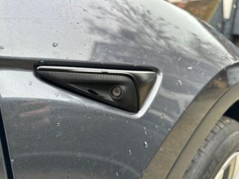 Tesla Model Y (Dual Motor) Long Range Auto 4WDE 5dr