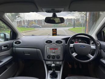 Ford Focus 1.6 Titanium 5dr