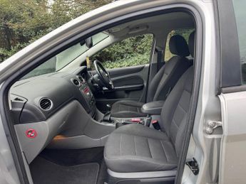 Ford Focus 1.6 Titanium 5dr