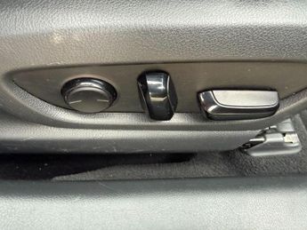 Lexus ES 2.5 300h Premium Edition Saloon 4dr Petrol Hybrid E-CVT Euro 6 (