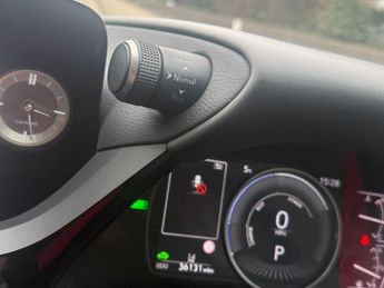 Lexus ES 2.5 300h Premium Edition Saloon 4dr Petrol Hybrid E-CVT Euro 6 (