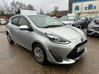 Toyota Aqua 1.5 HYBRID AUTOMATIC