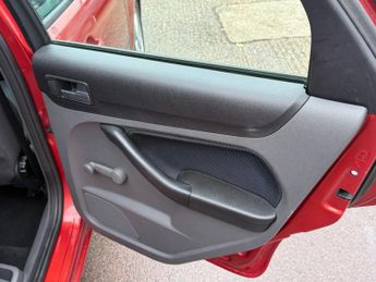 Ford Focus 1.6 Zetec Climate 5dr