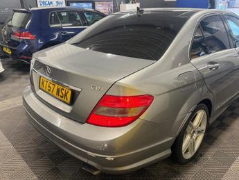 Mercedes-Benz C Class 3.0 C320 CDI V6 Sport Saloon 4dr Diesel G-Tronic Euro 4 (224 ps)
