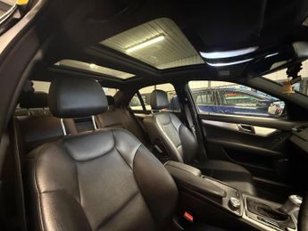 Mercedes-Benz C Class 3.0 C320 CDI V6 Sport Saloon 4dr Diesel G-Tronic Euro 4 (224 ps)