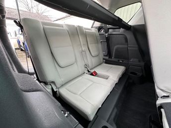 Land Rover Discovery Sport 2.0 TD4 HSE Black Auto 4WD Euro 6 (s/s) 5dr