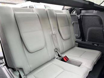 Land Rover Discovery Sport 2.0 TD4 HSE Black Auto 4WD Euro 6 (s/s) 5dr