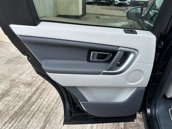 Land Rover Discovery Sport 2.0 TD4 HSE Black Auto 4WD Euro 6 (s/s) 5dr