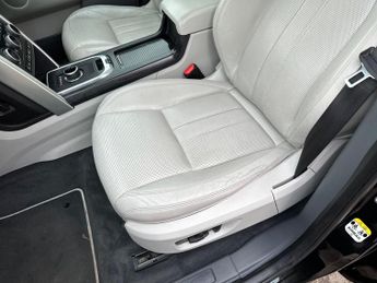 Land Rover Discovery Sport 2.0 TD4 HSE Black Auto 4WD Euro 6 (s/s) 5dr