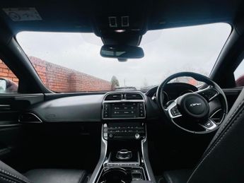 Jaguar XE 2.0d R-Sport Auto AWD Euro 6 (s/s) 4dr