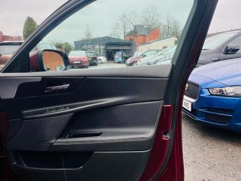 Jaguar XE 2.0d R-Sport Auto AWD Euro 6 (s/s) 4dr