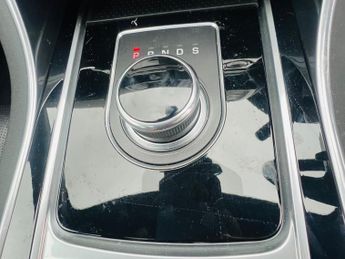 Jaguar XE 2.0d R-Sport Auto AWD Euro 6 (s/s) 4dr