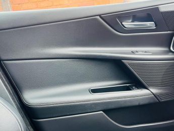 Jaguar XE 2.0d R-Sport Auto AWD Euro 6 (s/s) 4dr