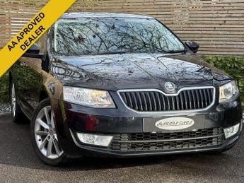 Skoda Octavia 1.6 TDI Elegance Hatchback 5dr Diesel Manual Euro 5 (s/s) (105 p