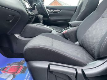 Nissan Qashqai 1.6 dCi N-Connecta SUV 5dr Diesel XTRON 2WD Euro 6 (s/s) (130 ps