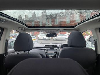 Nissan Qashqai 1.6 dCi N-Connecta SUV 5dr Diesel XTRON 2WD Euro 6 (s/s) (130 ps