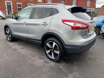 Nissan Qashqai 1.6 dCi N-Connecta SUV 5dr Diesel XTRON 2WD Euro 6 (s/s) (130 ps