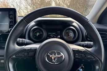 Toyota Yaris 1.5 VVT-h Design E-CVT Euro 6 (s/s) 5dr