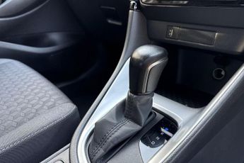 Toyota Yaris 1.5 VVT-h Design E-CVT Euro 6 (s/s) 5dr