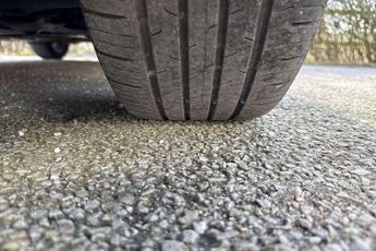 Toyota Yaris 1.5 VVT-h Design E-CVT Euro 6 (s/s) 5dr