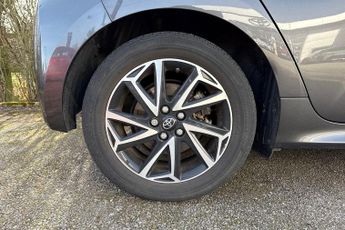 Toyota Yaris 1.5 VVT-h Design E-CVT Euro 6 (s/s) 5dr