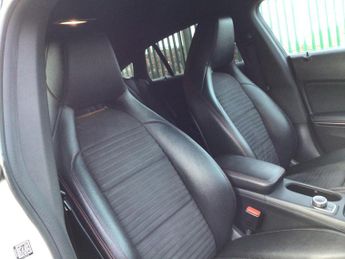 Mercedes-Benz CLA 2.1 CLA220d AMG Line Shooting Brake 7G-DCT Euro 6 (s/s) 5dr