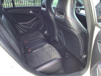 Mercedes-Benz CLA 2.1 CLA220d AMG Line Shooting Brake 7G-DCT Euro 6 (s/s) 5dr