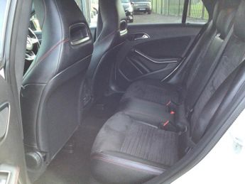 Mercedes-Benz CLA 2.1 CLA220d AMG Line Shooting Brake 7G-DCT Euro 6 (s/s) 5dr