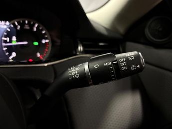 Land Rover Range Rover Evoque 2.0 D200 MHEV R-Dynamic S SUV 5dr Diesel Auto 4WD Euro 6 (s/s) (