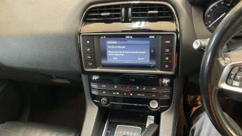 Jaguar F-Pace 2.0 D180 Prestige Auto AWD Euro 6 (s/s) 5dr