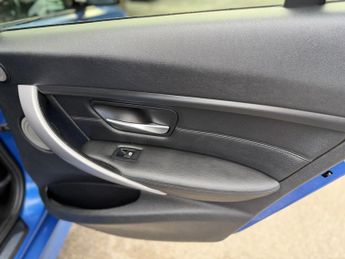 BMW 3 Series 2.0 320d M Sport Touring Auto xDrive Euro 5 (s/s) 5dr