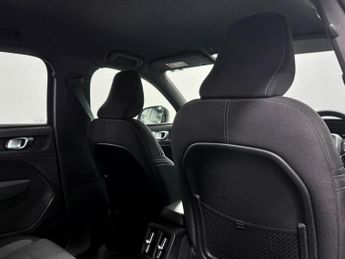 Volvo XC40 Plus T4 (211 hp) Auto