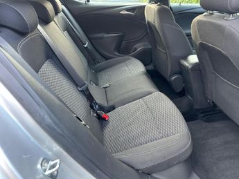 Vauxhall Astra 1.6 CDTi BlueInjection SRi Auto Euro 6 5dr