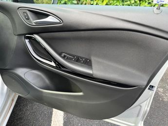 Vauxhall Astra 1.6 CDTi BlueInjection SRi Auto Euro 6 5dr