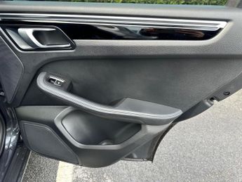 Porsche Macan 3.0T V6 S PDK 4WD Euro 6 (s/s) 5dr