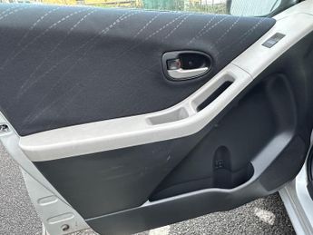 Toyota Yaris 1.3 VVT-i T3 5dr