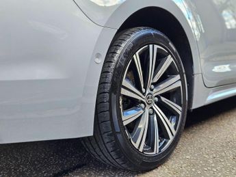 Toyota Corolla 1.8 VVT-h Design Touring Sports CVT Euro 6 (s/s) 5dr