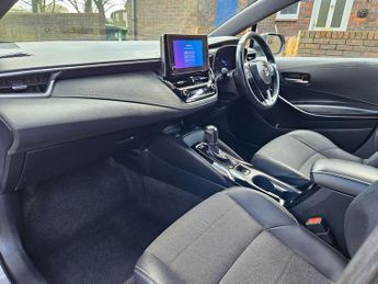 Toyota Corolla 1.8 VVT-h Design Touring Sports CVT Euro 6 (s/s) 5dr