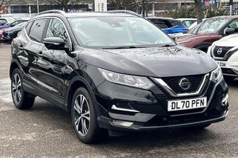 Nissan Qashqai 1.3 DiG-T N-Connecta 5dr [Glass Roof Pack]