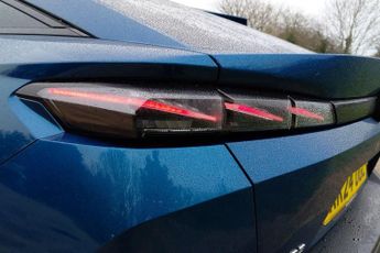 Peugeot 408 1.2 HYBRID GT Fastback e-DSC6 Euro 6 (s/s) 5dr