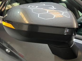 Audi Q2 1.6 TDI 30 S line S Tronic Euro 6 (s/s) 5dr