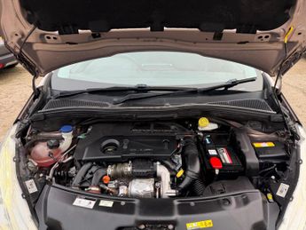 Peugeot 208 1.6 e-HDi Allure Euro 5 (s/s) 5dr