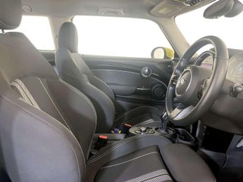 MINI Electric Hatch Cooper SE 32.6kWh Level 1 Hatchback 3dr Electric Auto (184 ps)