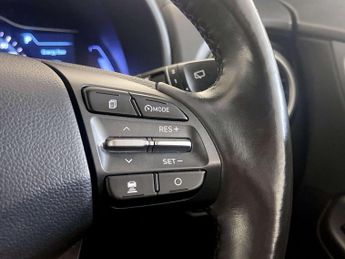 Hyundai KONA 64kWh Premium SE SUV 5dr Electric Auto (7kW Charger) (204 ps)