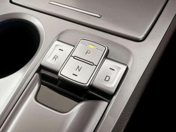 Hyundai KONA 64kWh Premium SE SUV 5dr Electric Auto (7kW Charger) (204 ps)