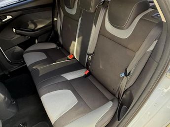 Ford Focus 1.0T EcoBoost Zetec S Euro 5 (s/s) 5dr