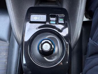 Nissan Leaf 40kWh N-Connecta Auto 5dr